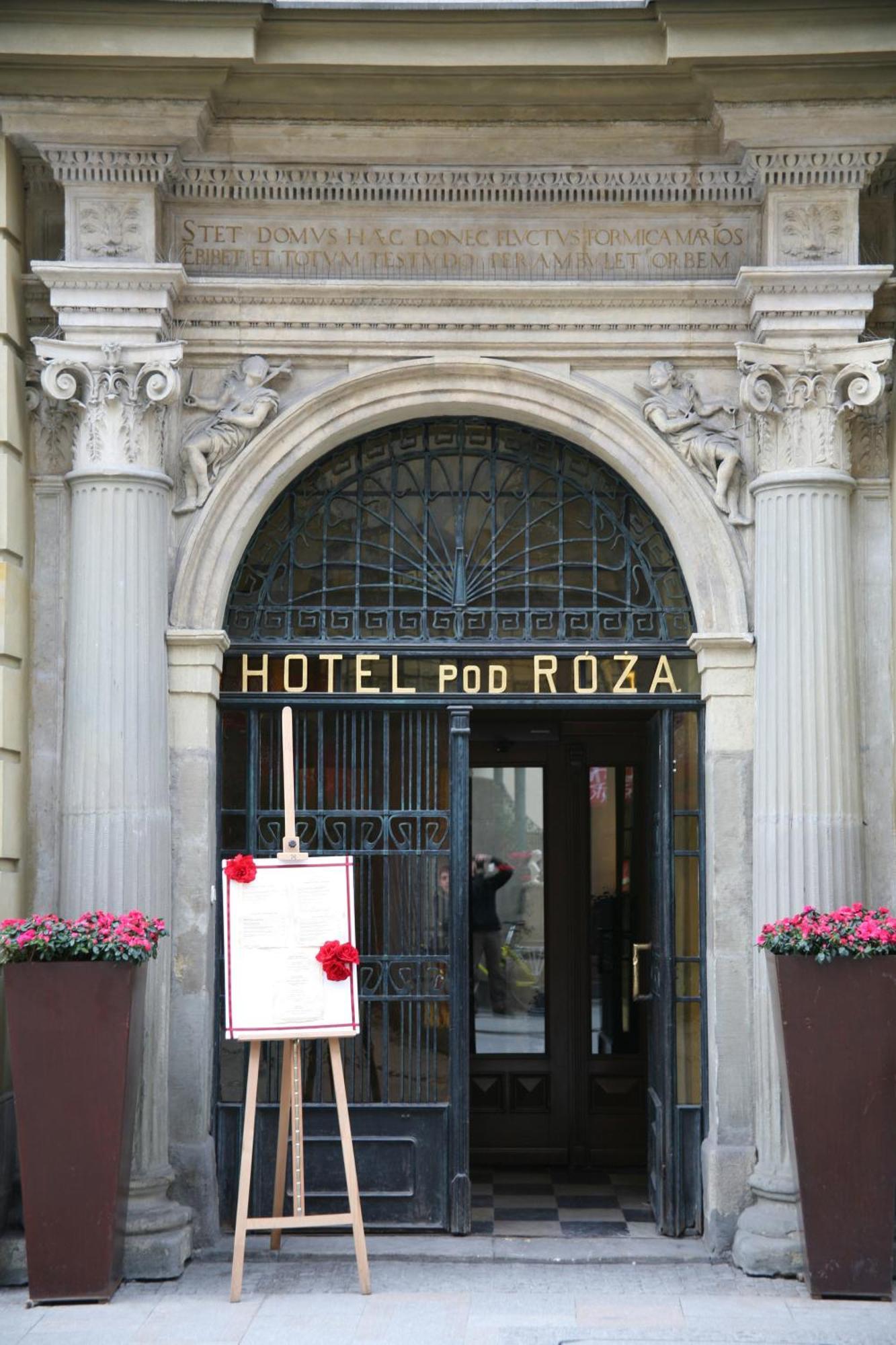 ホテル ポッド ロザ クラクフ エクステリア 写真